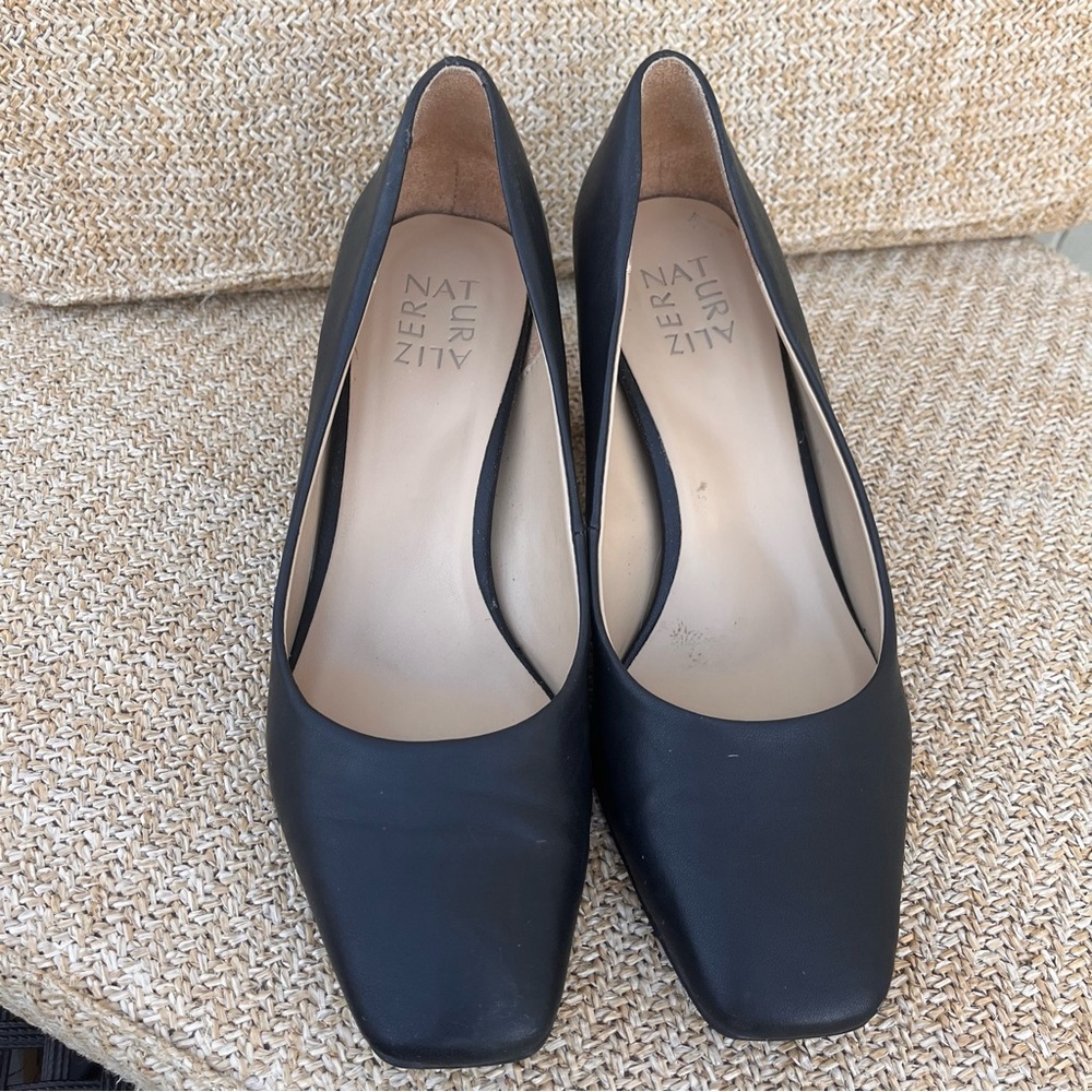 Naturalizer Black Block Heel Pumps size 8 - Picture 8 of 9